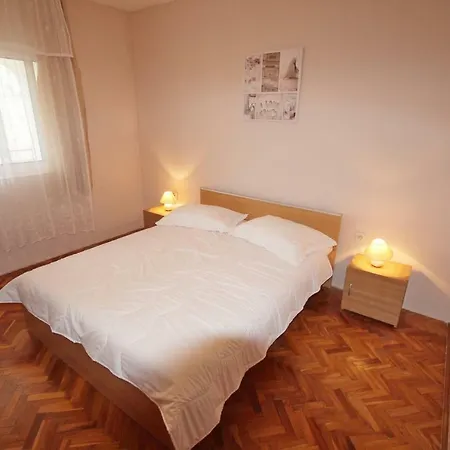Dora Apartman